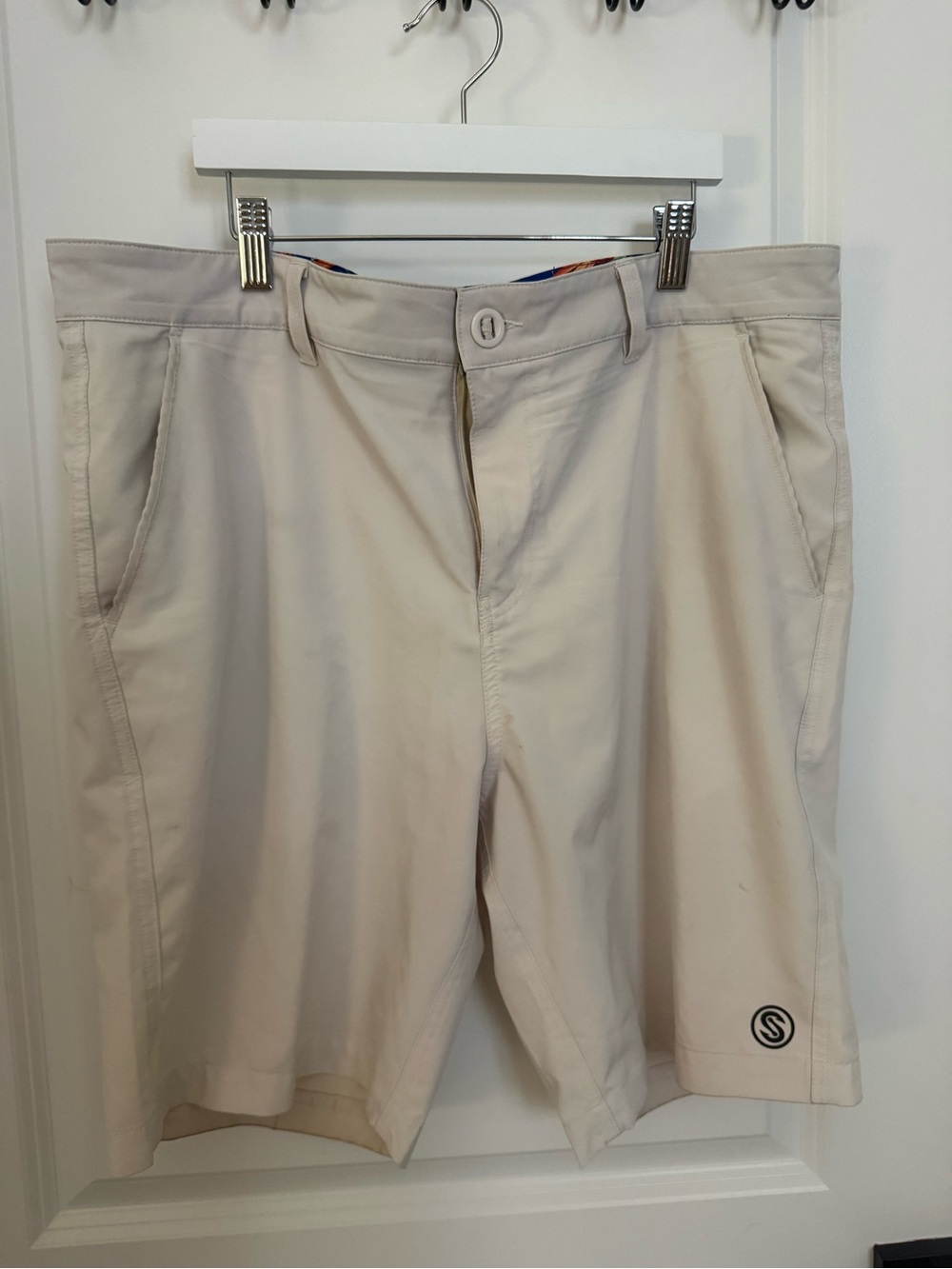 Scales shorts